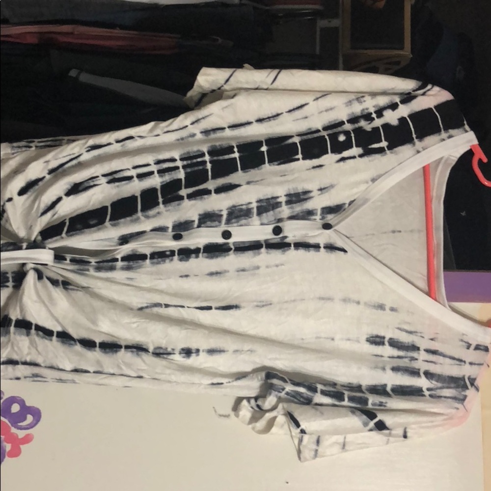 Tye-dye v-neck tie top